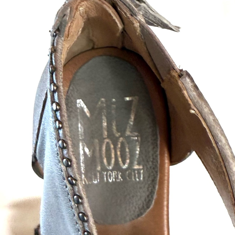 Miz Mooz Candace Gray Leather Sandals - Picture 7 of 9